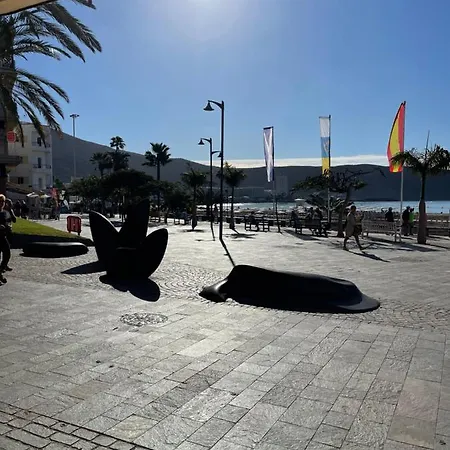 Edificio Abora * Лос Кристианос